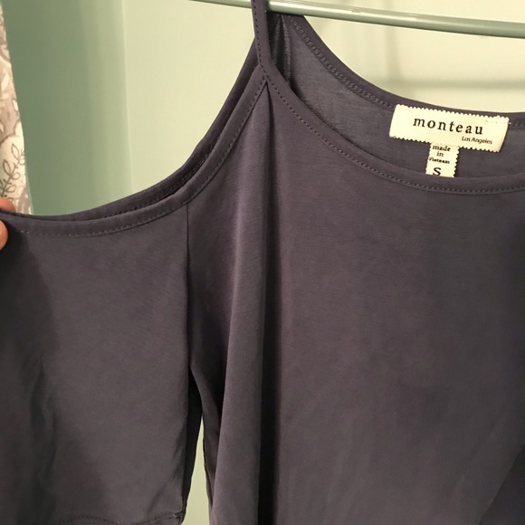 Adorable cold shoulder top - Picture 3 of 4